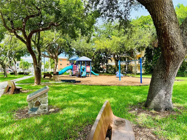 $1,695 | 1805 Sans Souci Boulevard, Unit 418, North Miami, FL 33181