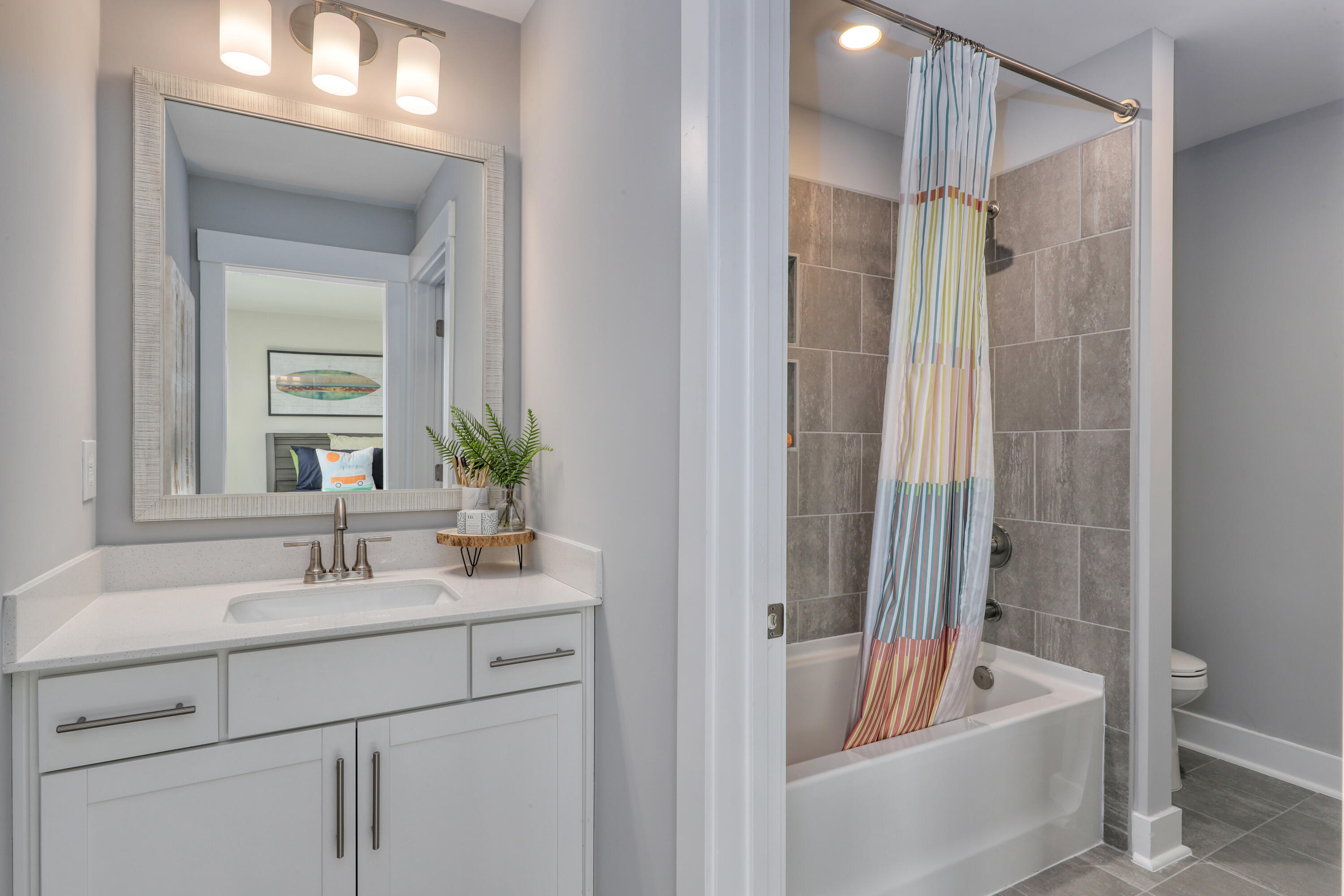 120 Crosswick Street Summerville, SC 29483 - Photo 19 of 39 Secondary Bathroom