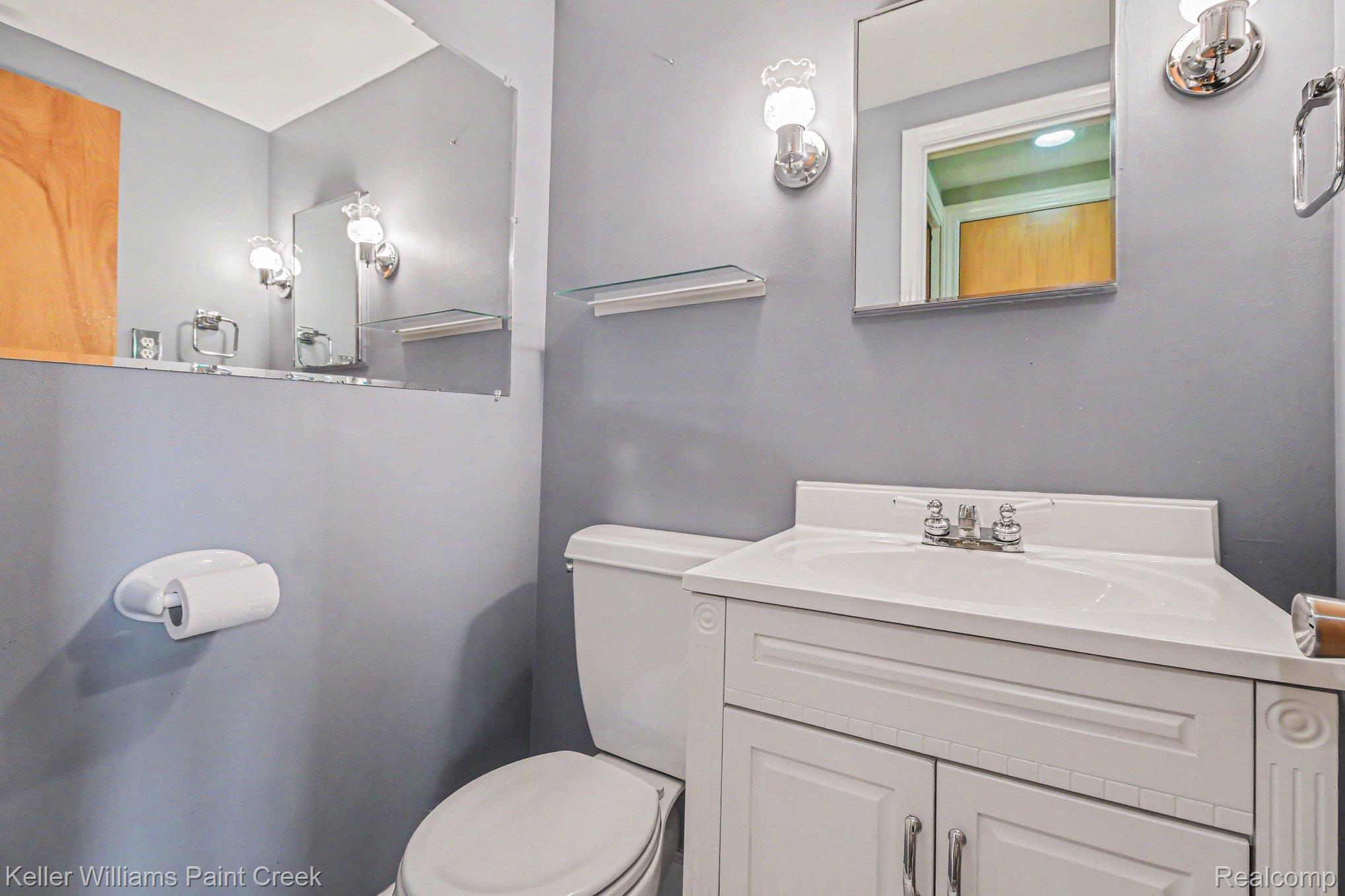 914 Croydon Road Rochester, MI 48309 - Photo 9 of 24 Convenient half bath located across from the basement access.