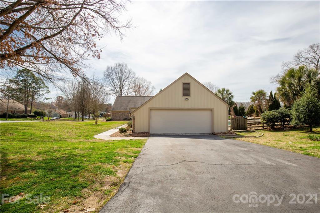 8300 Raintree Lane Charlotte, NC 28277 - Photo 22 of 28