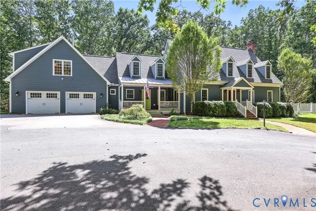 front view of house with a yard