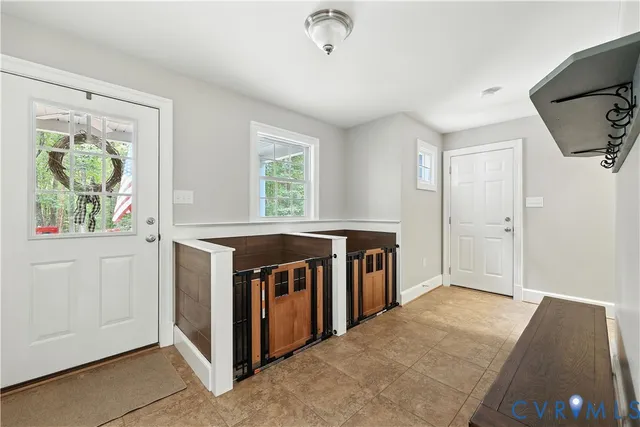 a view of utility room