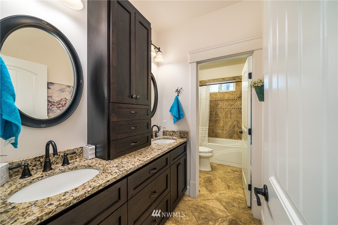 4530 Navarre Coulee Road Chelan, WA 98816 - Photo 24 of 40 Gallery Image 24
