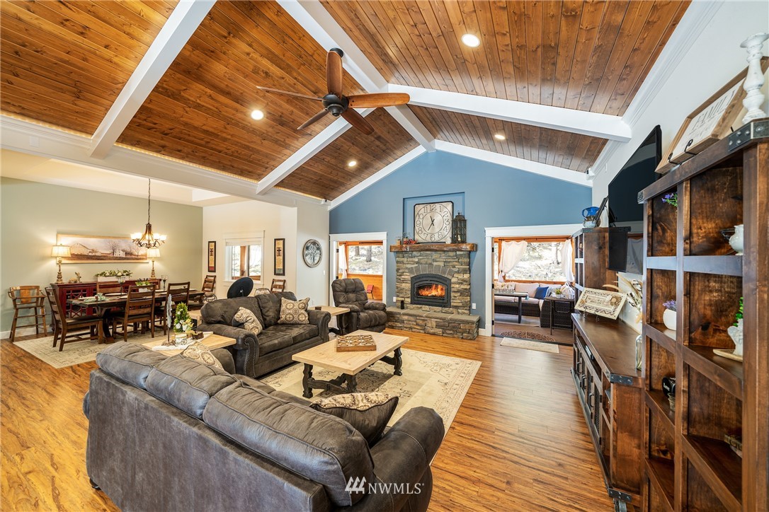 4530 Navarre Coulee Road Chelan, WA 98816 - Photo 9 of 40 Gallery Image 9