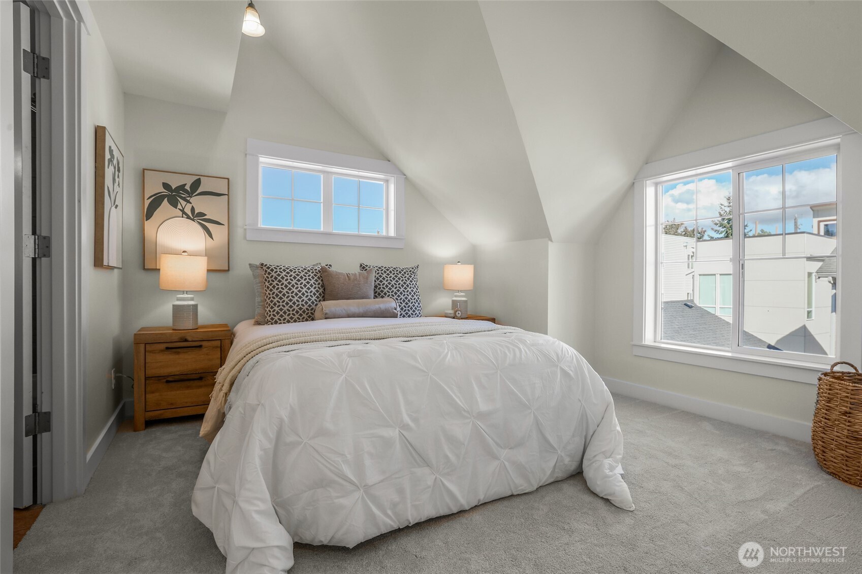 8846 Midvale Avenue North, Unit B Seattle, WA 98103 - Photo 11 of 25 Gallery Image 11