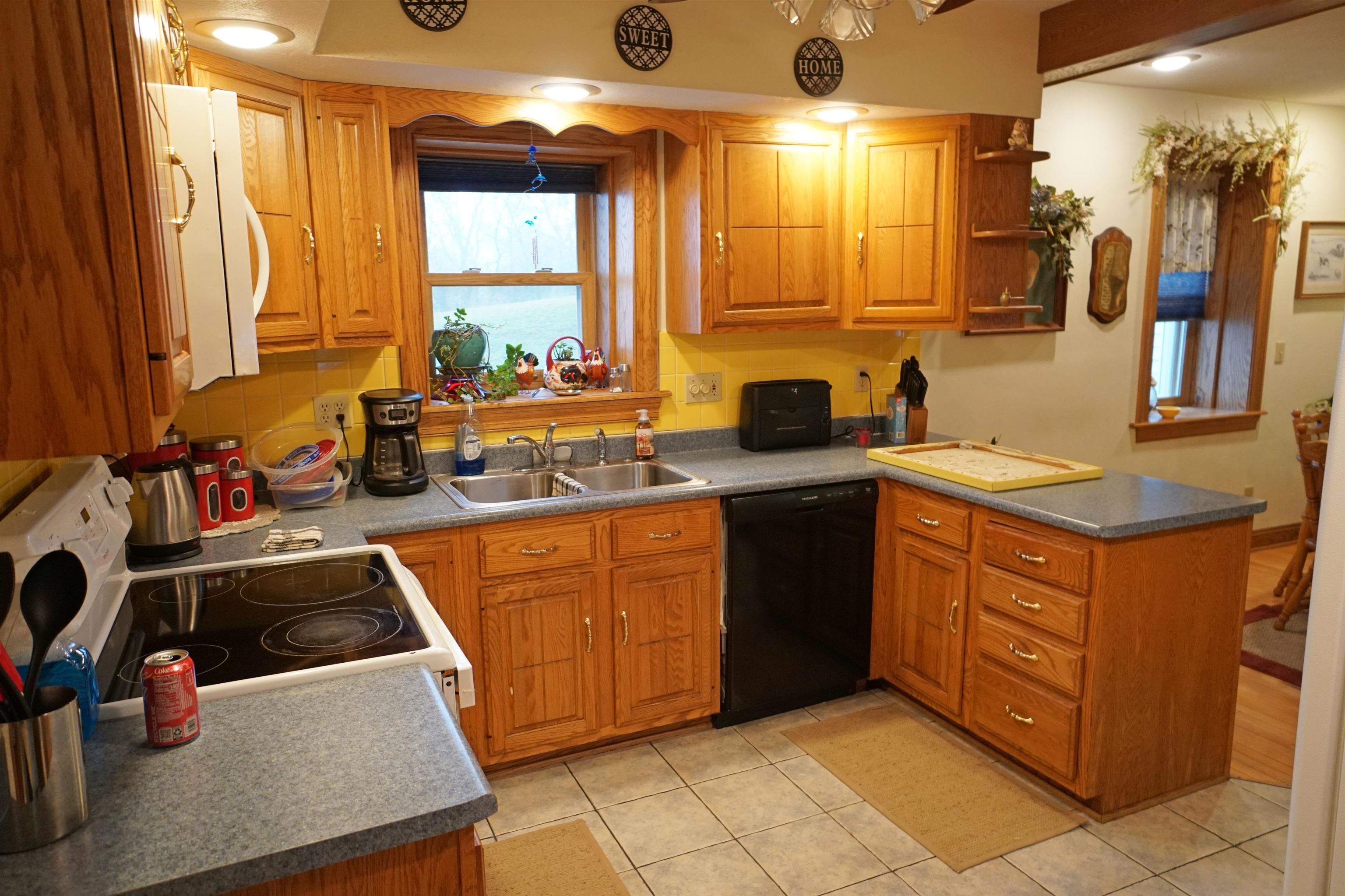 1473 North Heine Road Freeport, IL 61032 - Photo 10 of 49 Gallery Image 10
