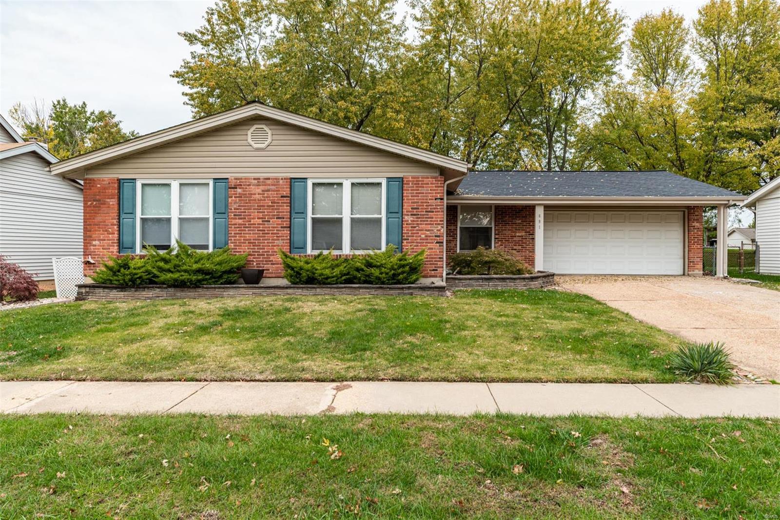 691 Rustic Valley Drive Ballwin, MO 63021 - Photo 2 of 43