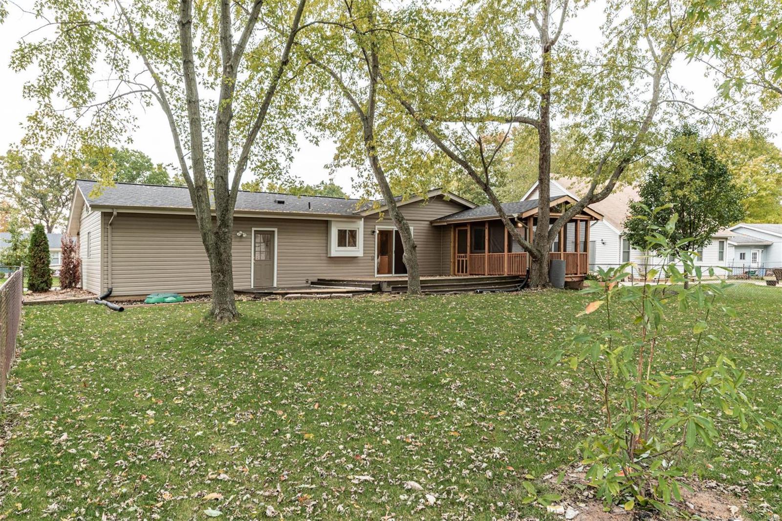 691 Rustic Valley Drive Ballwin, MO 63021 - Photo 4 of 43