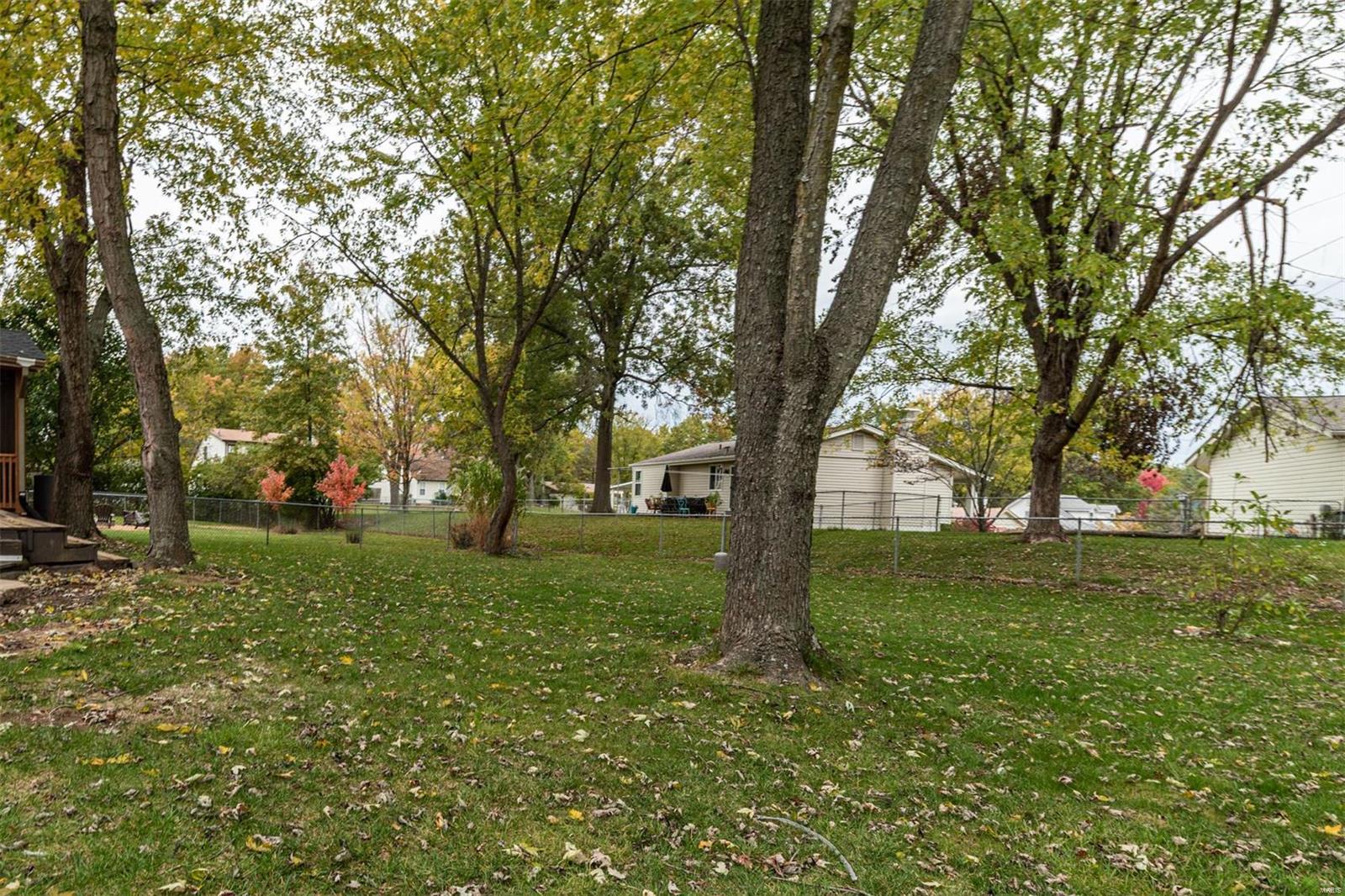 691 Rustic Valley Drive Ballwin, MO 63021 - Photo 7 of 43