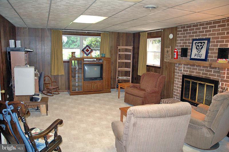 2237 Raleigh Drive Lancaster, PA 17601 - Photo 12 of 17 Gallery Image 12