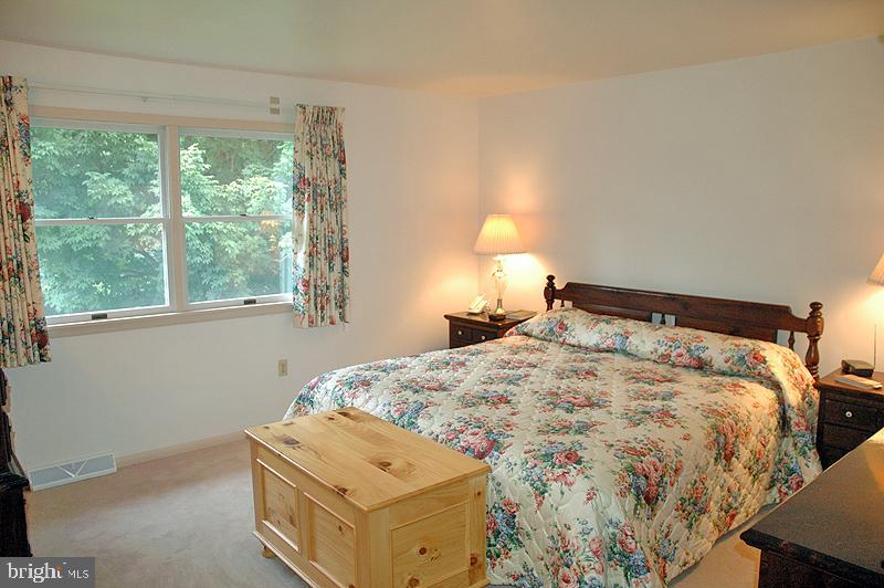 2237 Raleigh Drive Lancaster, PA 17601 - Photo 13 of 17 Gallery Image 13