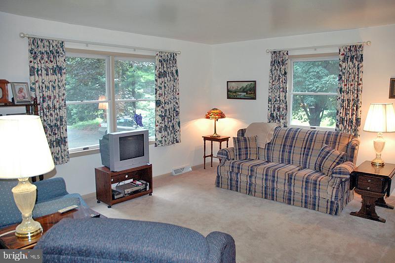 2237 Raleigh Drive Lancaster, PA 17601 - Photo 10 of 17 Gallery Image 10