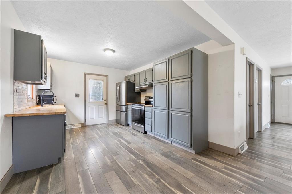 147 Valley View Road Eighty Four, PA 15330 - Photo 6 of 43 Gallery Image 6