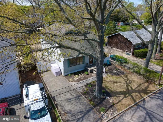 $575,000 | 179 Gilford Avenue, Island Heights, NJ 08732