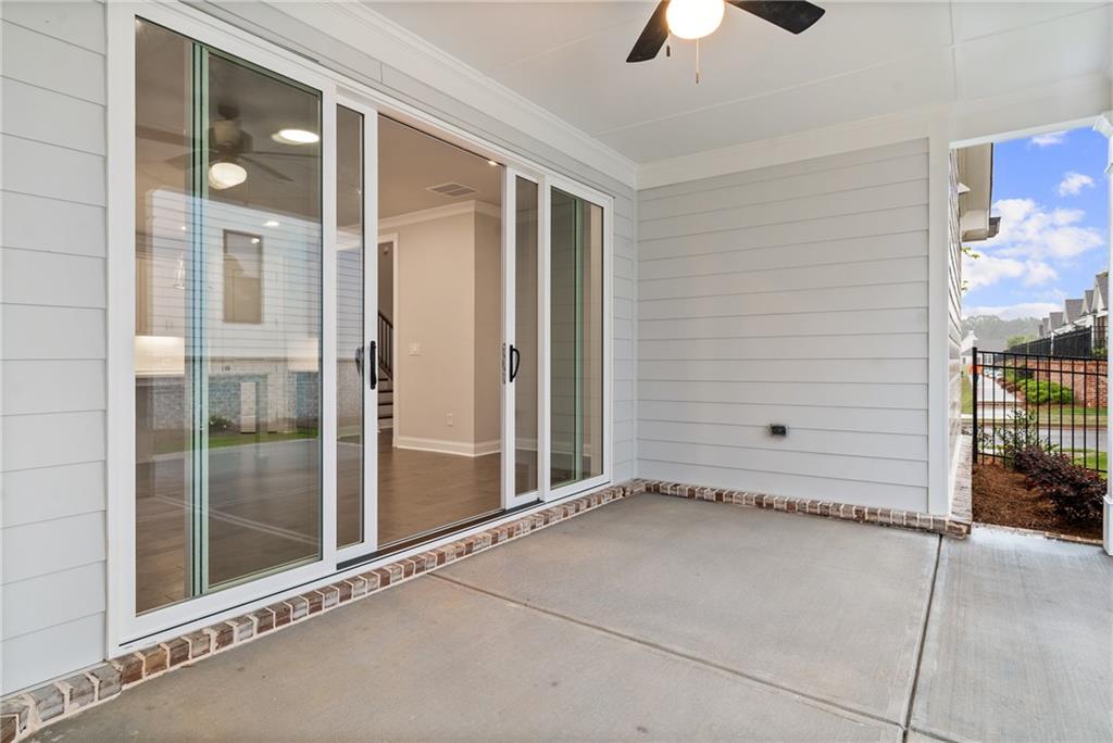 579 Pearl Street Cumming, GA 30040 - Photo 22 of 30 a view of an empty room with window