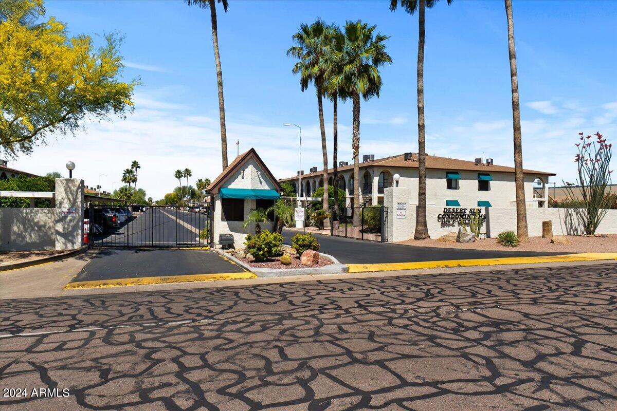 3270 South Goldfield Road, Unit 706 Apache Junction, AZ 85119 - Photo 29 of 32 31-Front gates