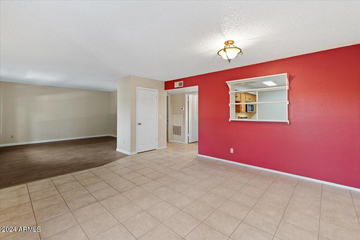 3270 South Goldfield Road, Unit 706 Apache Junction, AZ 85119 - Photo 4 of 32 06-Living Room