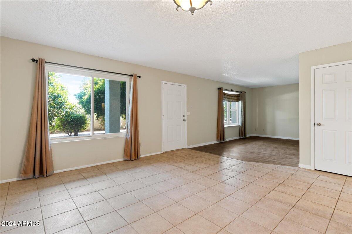 3270 South Goldfield Road, Unit 706 Apache Junction, AZ 85119 - Photo 5 of 32 07-Living Room