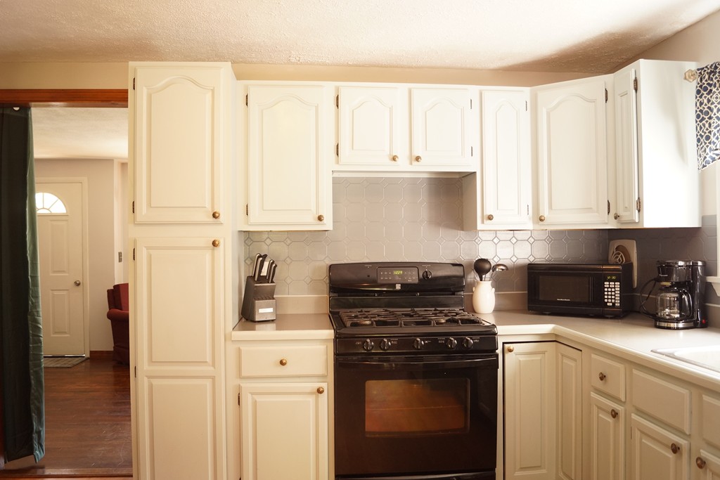 151 Davis Road Dracut, MA 01826 - Photo 12 of 18 Gallery Image 12