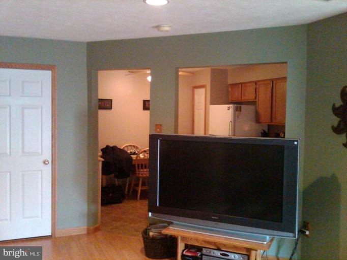 4157 Maple Path Circle, Unit 82 Nottingham, MD 21236 - Photo 6 of 27 Living Room