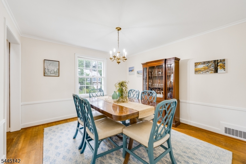 34 Colfax Road Springfield, NJ 07081 - Photo 4 of 26