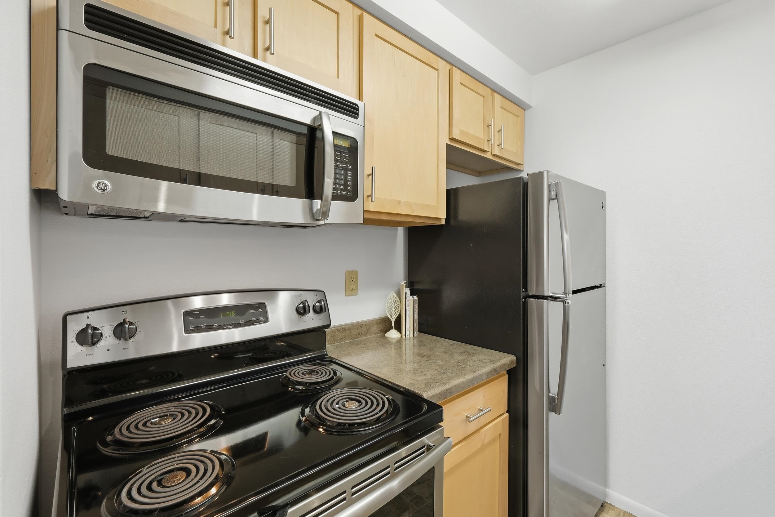 4338 Melody Lane, Unit 207 Madison, WI 53704 - Photo 6 of 27