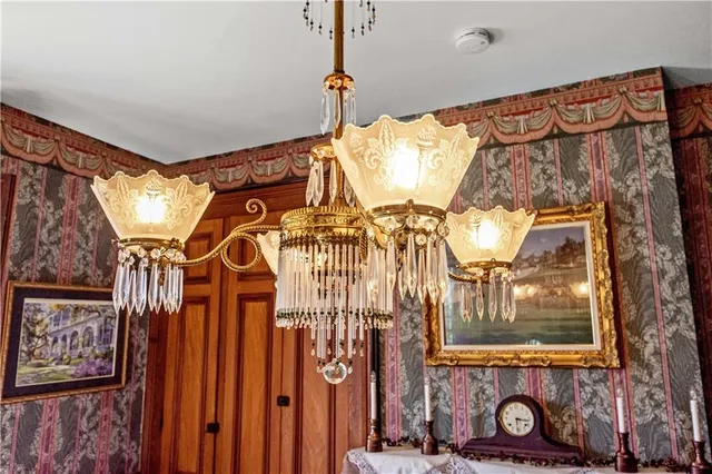 $375,000 | 1274 Highway 40, Claysville, PA 15323