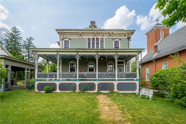 $375,000 | 1274 Highway 40, Claysville, PA 15323