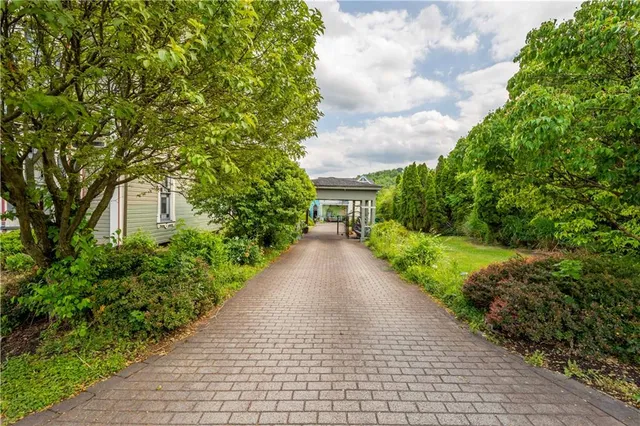 $375,000 | 1274 Highway 40, Claysville, PA 15323