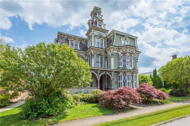 $375,000 | 1274 Highway 40, Claysville, PA 15323