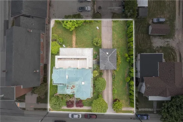 $375,000 | 1274 Highway 40, Claysville, PA 15323