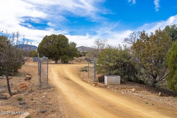 $375,000 | 1550 South Hopi Trail, Dewey-Humboldt, AZ 86327