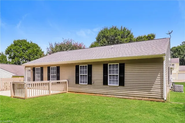 $1,915 | 2018 Embark Drive, Winston-Salem, NC 27107