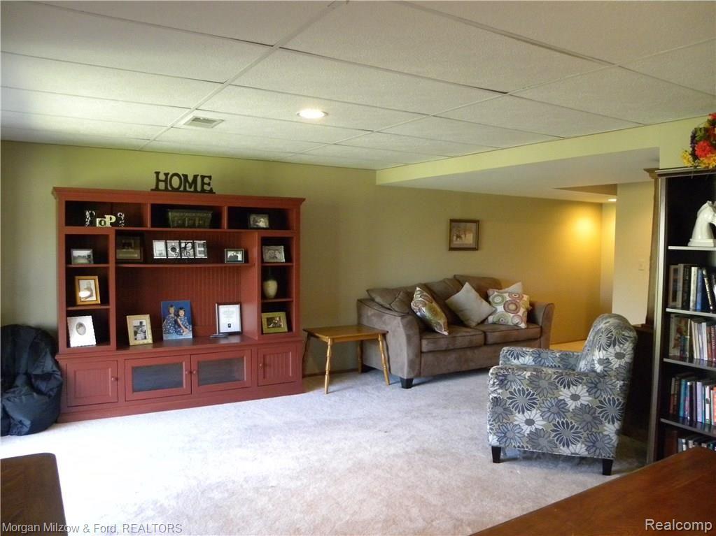 9042 East Lake Road, Unit 34 Clarkston, MI 48348 - Photo 11 of 21