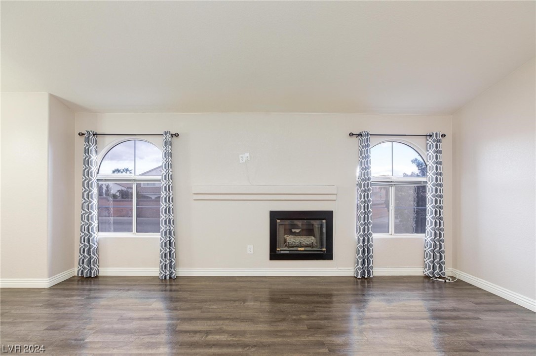 7950 West Flamingo Road, Unit 2072 Las Vegas, NV 89147 - Photo 13 of 36 living room from kitchen