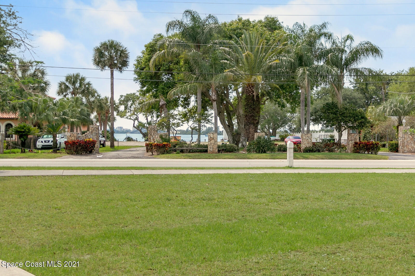 309 South Riverside Drive Indialantic, FL 32903 - Photo 3 of 56 10_309SRiverside108_mls