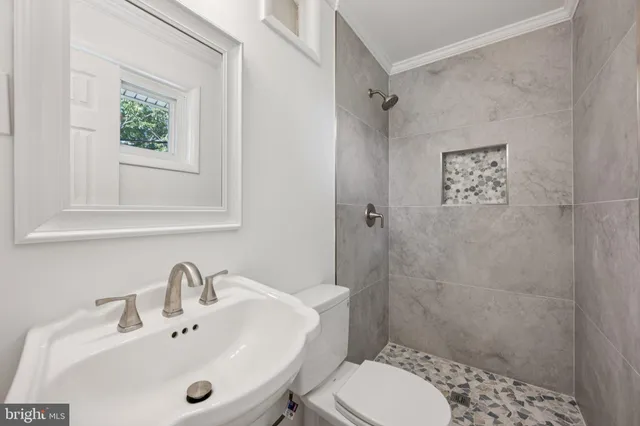 $575,000 | 9801 Arbor Hill Drive, Silver Spring, MD 20903