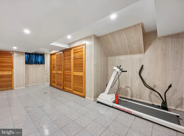 $575,000 | 9801 Arbor Hill Drive, Silver Spring, MD 20903