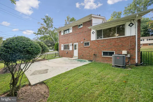$575,000 | 9801 Arbor Hill Drive, Silver Spring, MD 20903