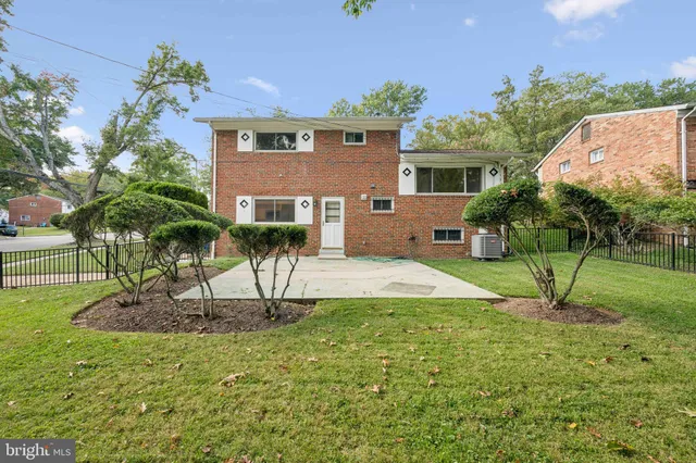 $575,000 | 9801 Arbor Hill Drive, Silver Spring, MD 20903