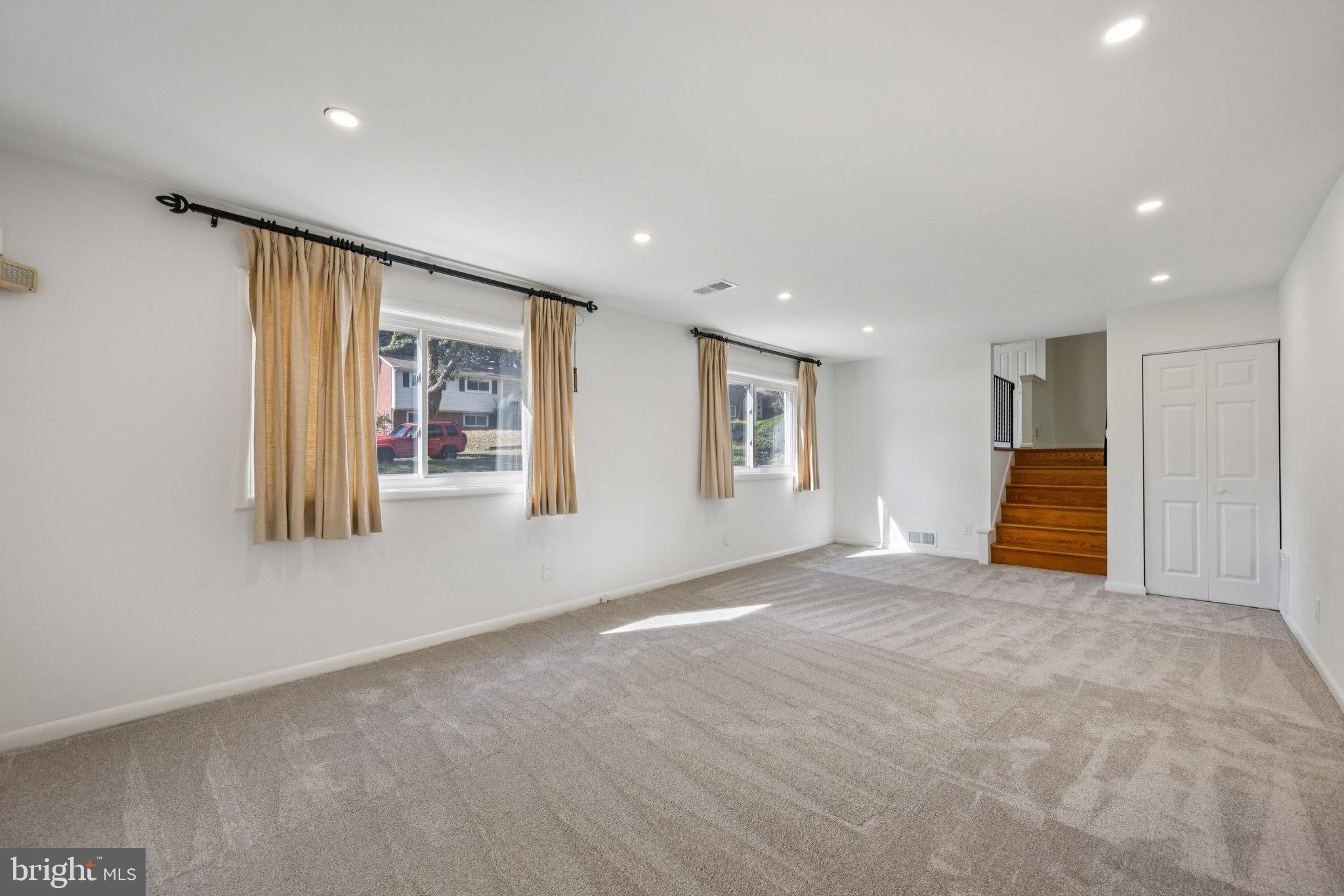 9801 Arbor Hill Drive Silver Spring, MD 20903 - Photo 6 of 28 Spacious, sunlit room with inviting ambiance.