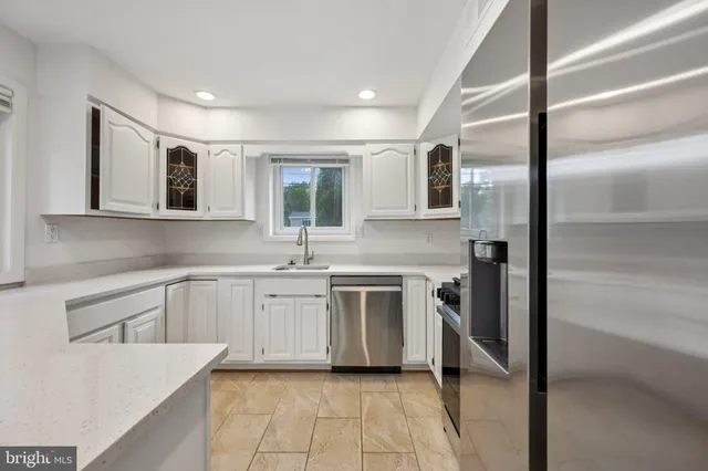 $575,000 | 9801 Arbor Hill Drive, Silver Spring, MD 20903