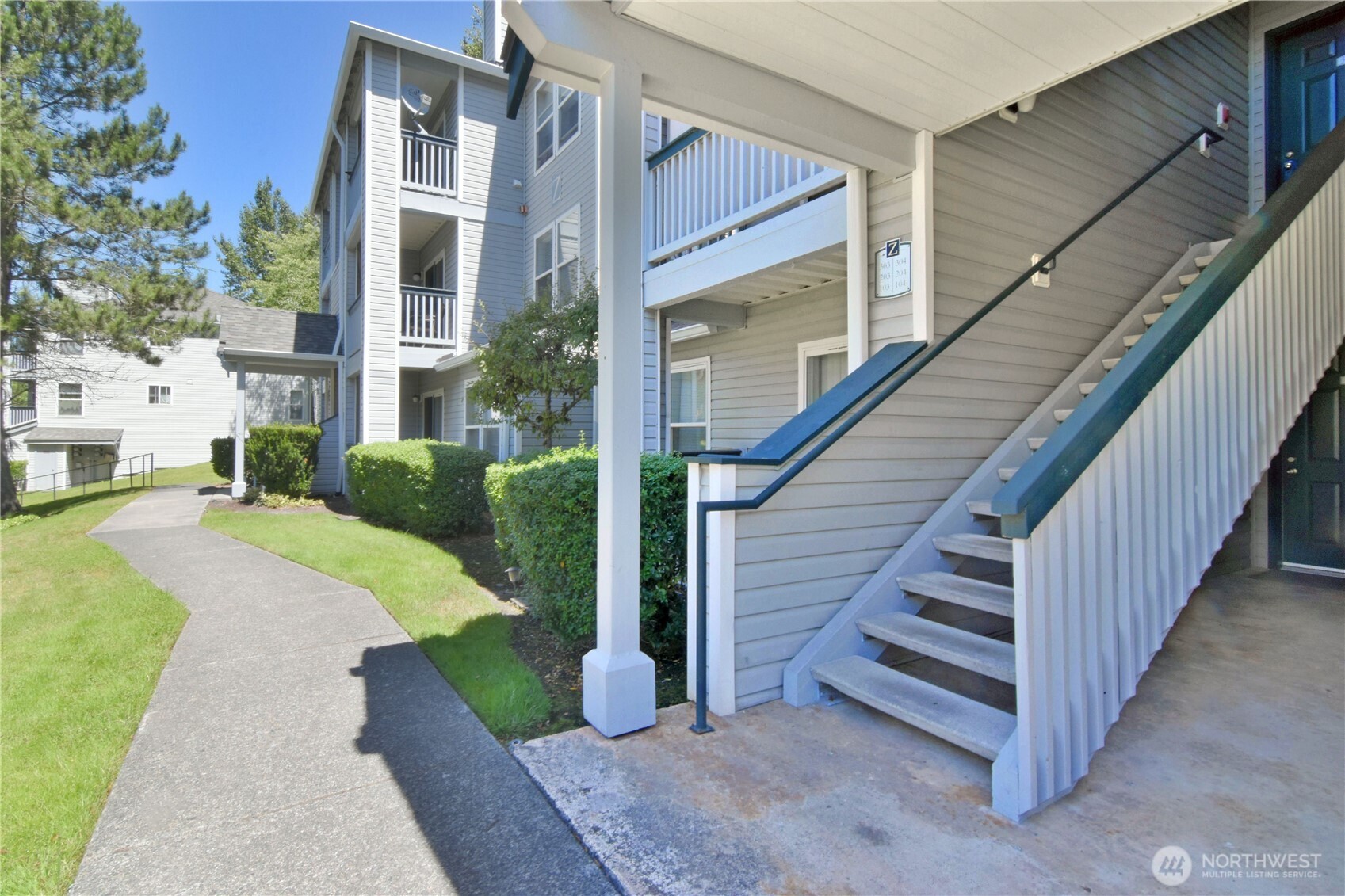 33020 10th Avenue Southwest, Unit Z203 Federal Way, WA 98023 - Photo 25 of 25 a view of a entrance gate of a house