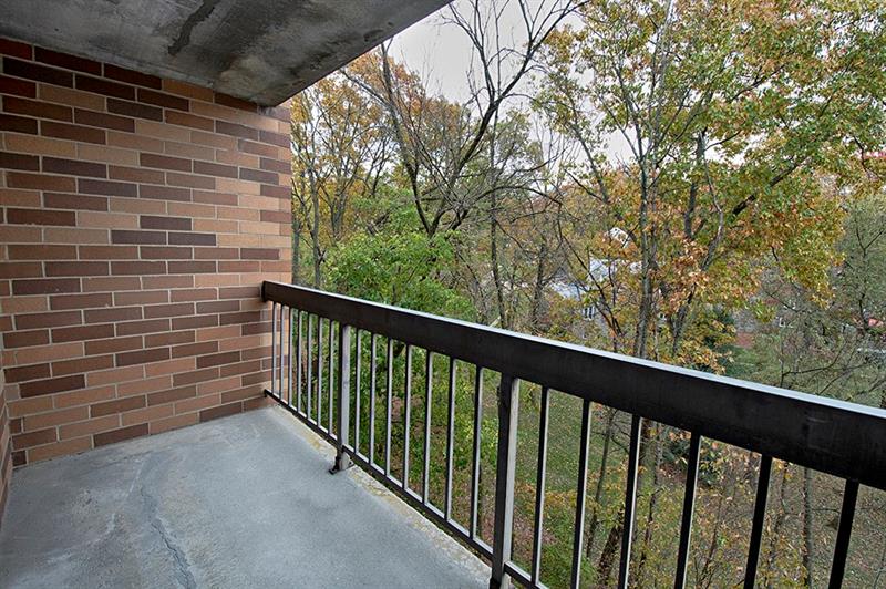 1500 Cochran Road, Unit 702 Pittsburgh, PA 15243 - Photo 8 of 17 Gallery Image 8