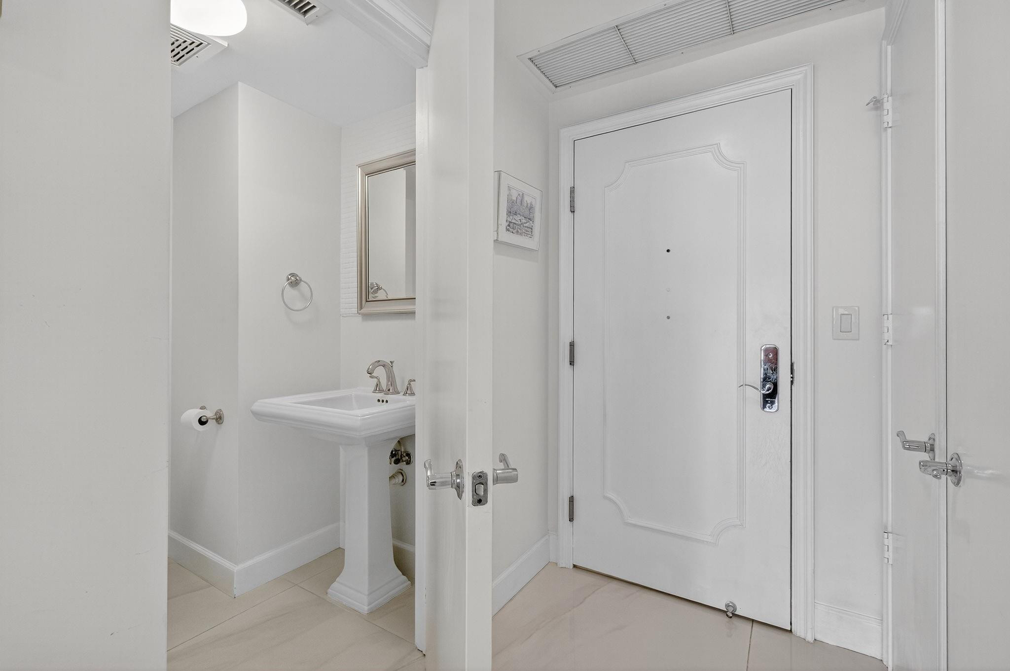 3350 Southwest 27th Avenue, Unit 1207 Coconut Grove, FL 33133 - Photo 28 of 50 Half Bath