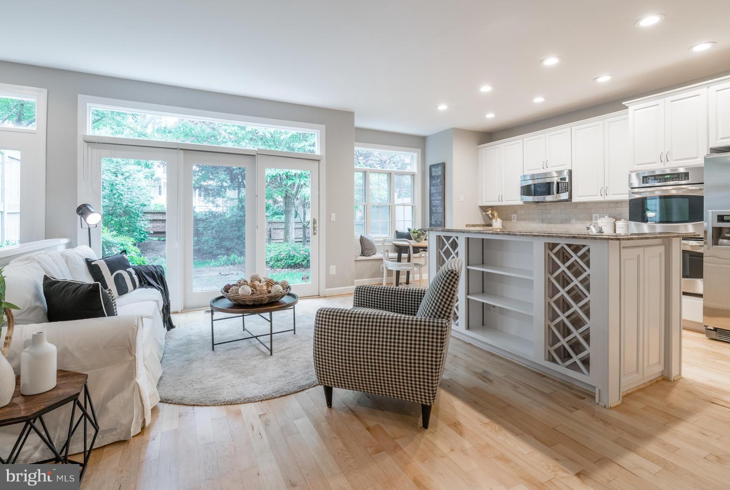 2121 21st Road North Arlington, VA 22201 - Photo 12 of 30 Family Room | Kitchen View