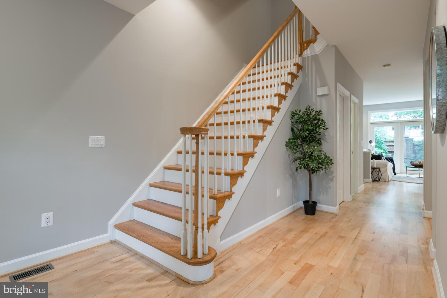 2121 21st Road North Arlington, VA 22201 - Photo 14 of 30 Main Level View