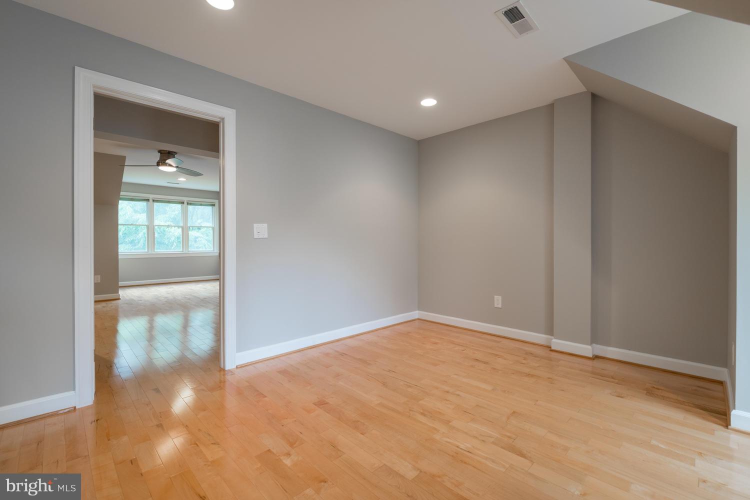 2121 21st Road North Arlington, VA 22201 - Photo 26 of 30 Bedroom 3