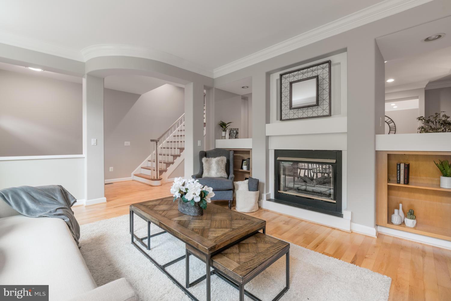 2121 21st Road North Arlington, VA 22201 - Photo 6 of 30 Living Room
