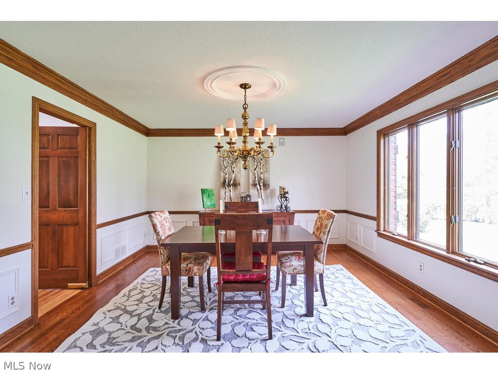 4808 Pin Oak Road Akron, OH 44333 - Photo 7 of 33